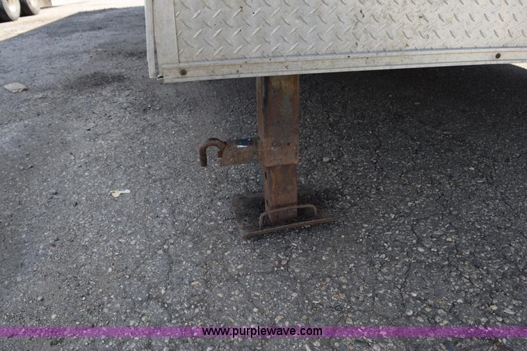 image for item L3343 2006 Haulmark RTG85X36WR3 enclosed cargo trailer