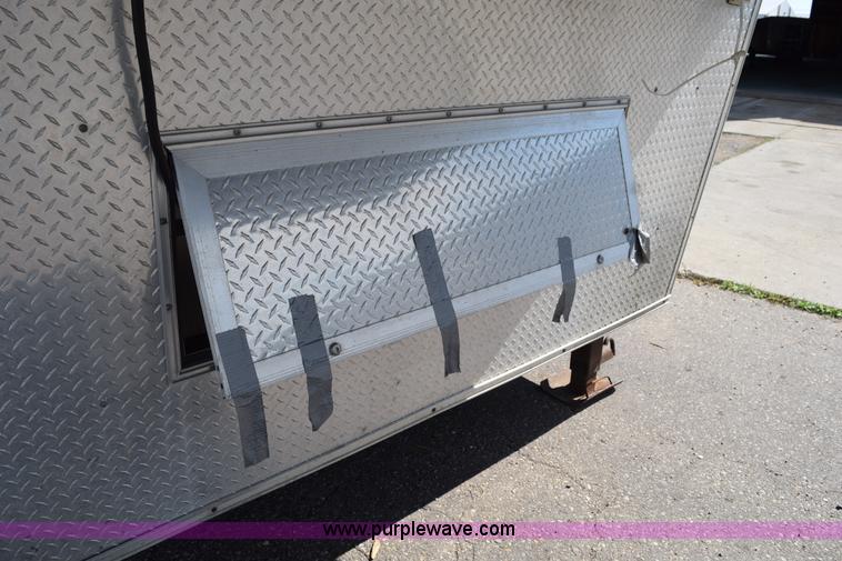 image for item L3343 2006 Haulmark RTG85X36WR3 enclosed cargo trailer
