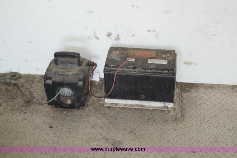 image for item L3343 2006 Haulmark RTG85X36WR3 enclosed cargo trailer