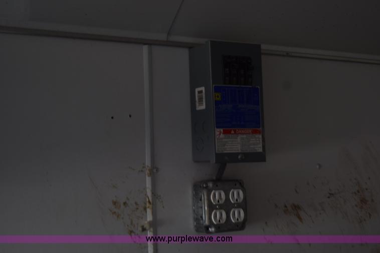 image for item L3343 2006 Haulmark RTG85X36WR3 enclosed cargo trailer