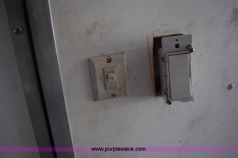 image for item L3343 2006 Haulmark RTG85X36WR3 enclosed cargo trailer