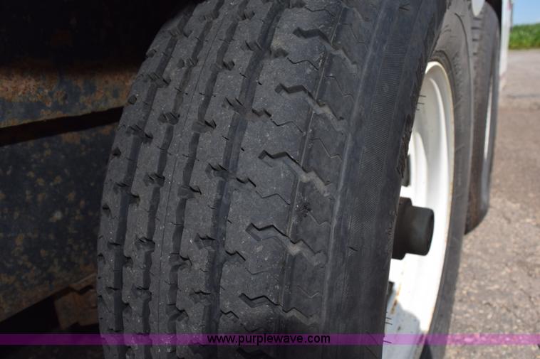 image for item L3343 2006 Haulmark RTG85X36WR3 enclosed cargo trailer