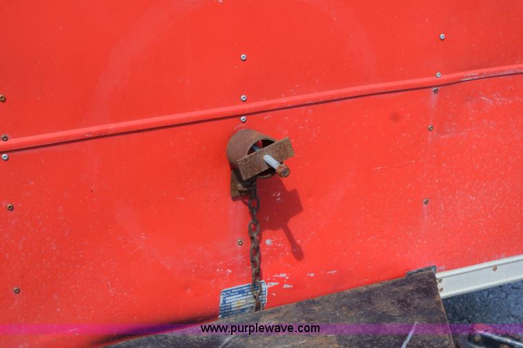 image for item L3345 1998 Wells Cargo enclosed cargo trailer