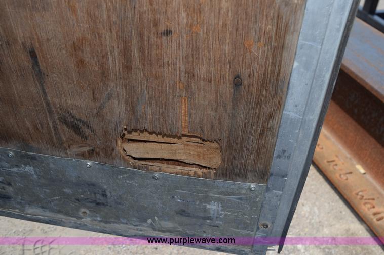 image for item L3345 1998 Wells Cargo enclosed cargo trailer