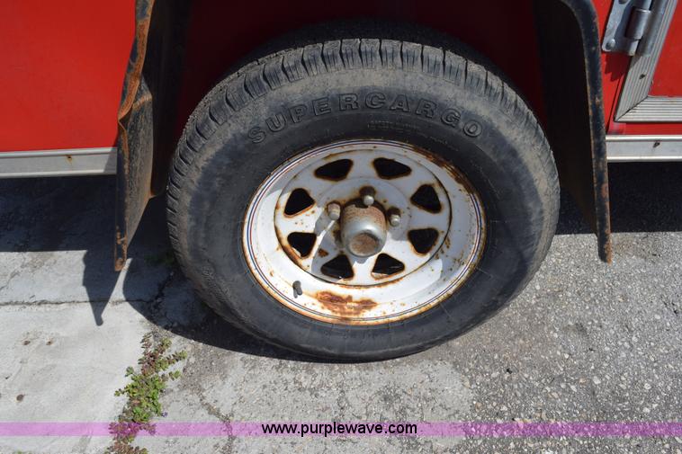 image for item L3345 1998 Wells Cargo enclosed cargo trailer