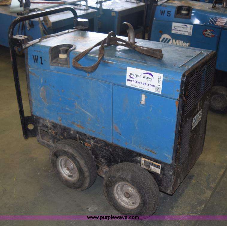 image for item L3352 Miller Trailblazer 302 welder/generator