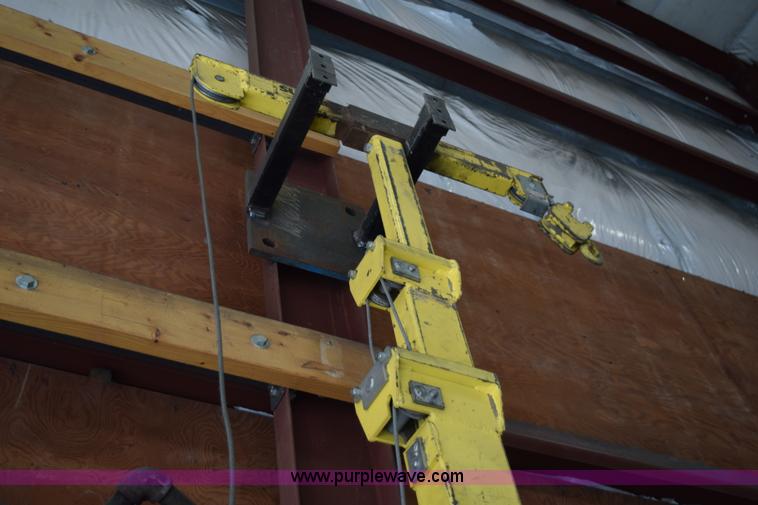 image for item L3394 Sumner R250 Roust-A-Bout