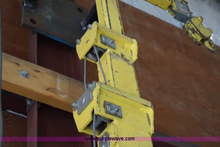 image for item L3394 Sumner R250 Roust-A-Bout