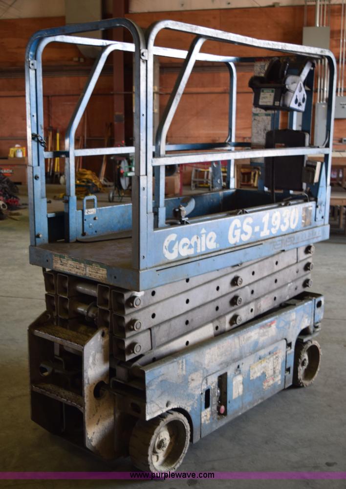 image for item L3404 Genie GS-1930 scissor lift
