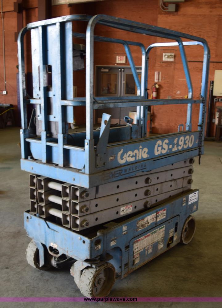image for item L3404 Genie GS-1930 scissor lift