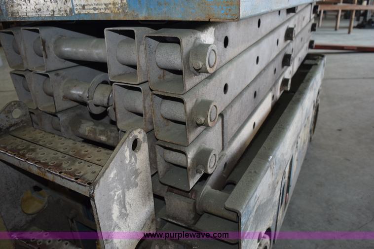 image for item L3404 Genie GS-1930 scissor lift