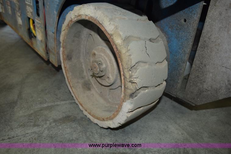 image for item L3404 Genie GS-1930 scissor lift