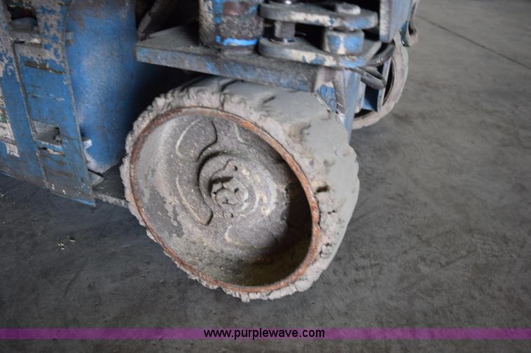 image for item L3404 Genie GS-1930 scissor lift