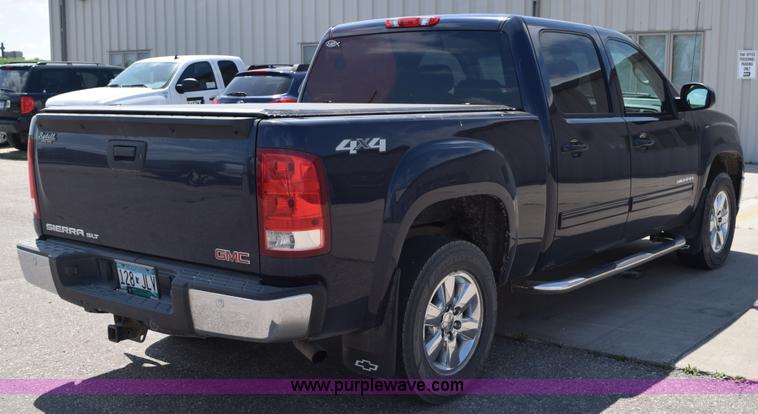 image for item L3432 2009 GMC Sierra 1500 Crew Cab pickup truck