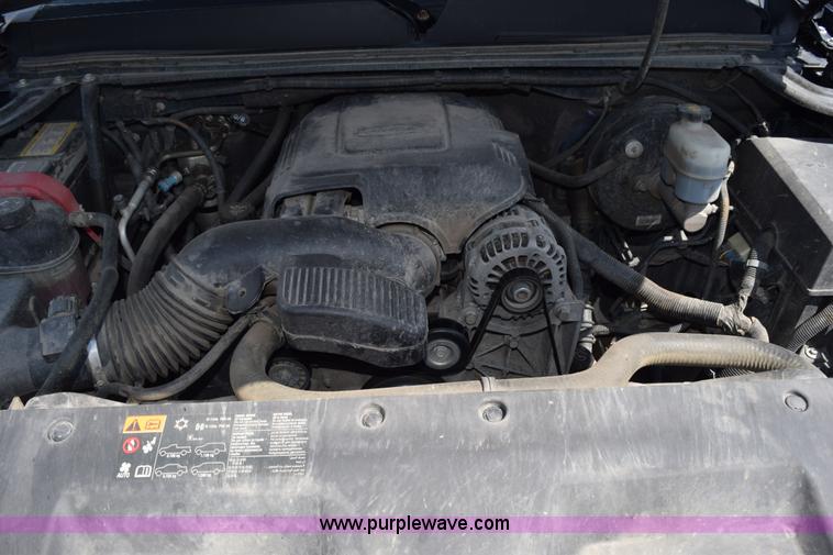 image for item L3432 2009 GMC Sierra 1500 Crew Cab pickup truck