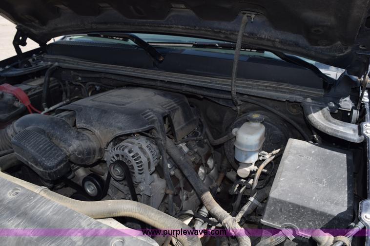 image for item L3432 2009 GMC Sierra 1500 Crew Cab pickup truck