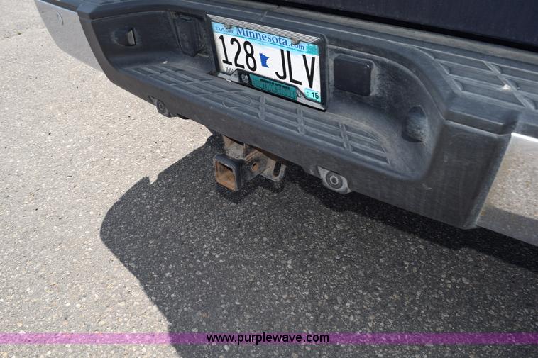 image for item L3432 2009 GMC Sierra 1500 Crew Cab pickup truck