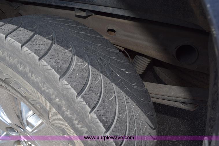 image for item L3432 2009 GMC Sierra 1500 Crew Cab pickup truck