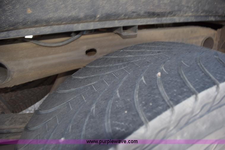 image for item L3432 2009 GMC Sierra 1500 Crew Cab pickup truck