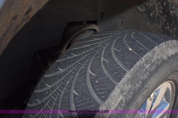 image for item L3432 2009 GMC Sierra 1500 Crew Cab pickup truck