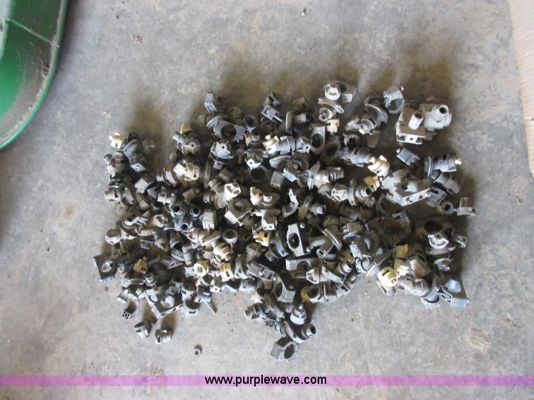 image for item AZ9061 (42) three-way spray nozzles