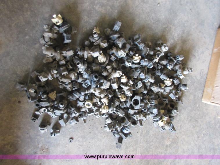 image for item AZ9061 (42) three-way spray nozzles