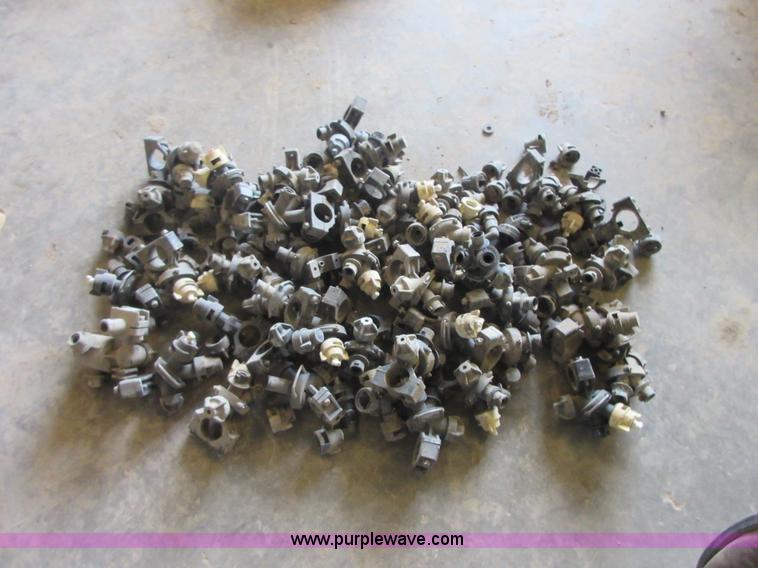 image for item AZ9061 (42) three-way spray nozzles