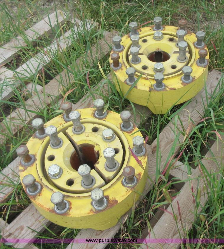 image for item AZ9064 John Deere tractor hubs
