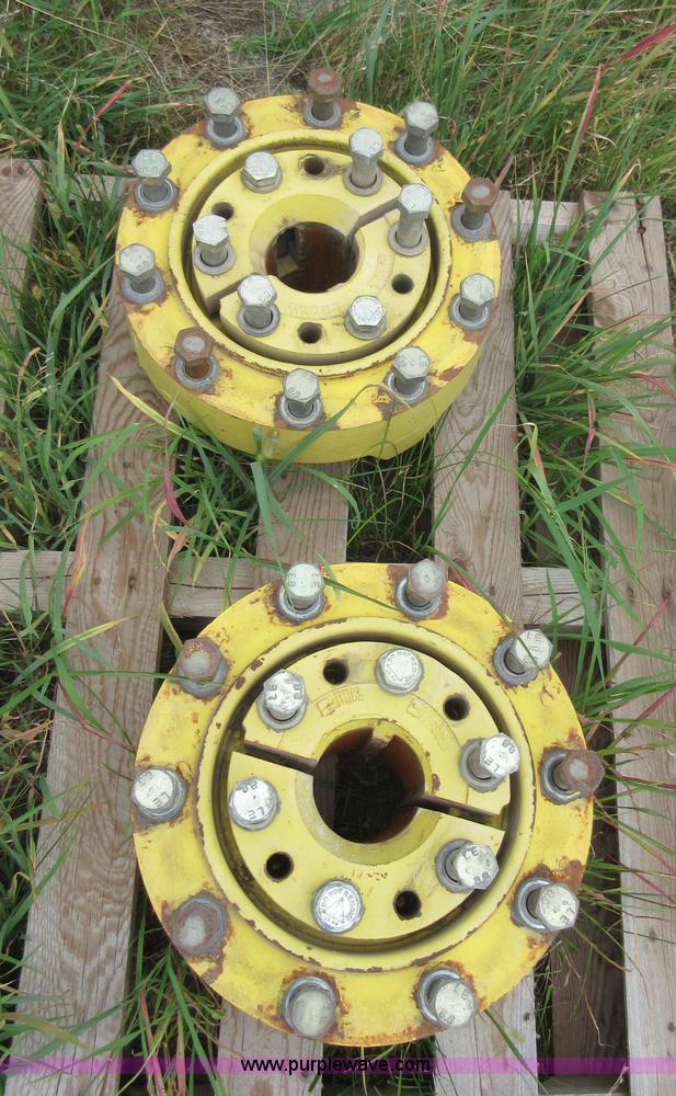 image for item AZ9064 John Deere tractor hubs