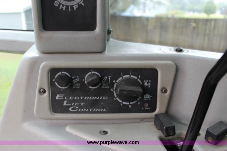 image for item F7959 AGCO Allis 9815 MFWD tractor