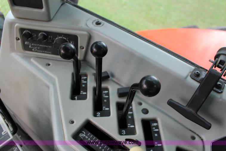 image for item F7959 AGCO Allis 9815 MFWD tractor