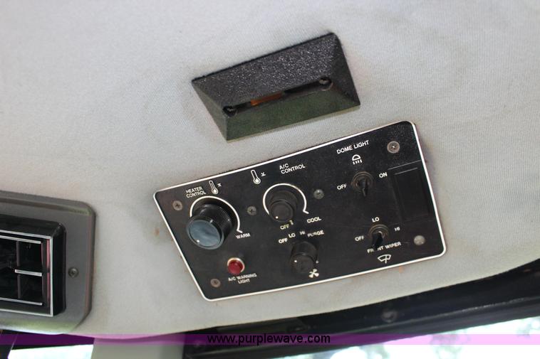 image for item F7959 AGCO Allis 9815 MFWD tractor