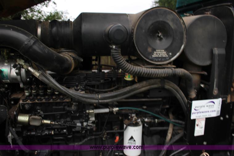 image for item F7959 AGCO Allis 9815 MFWD tractor