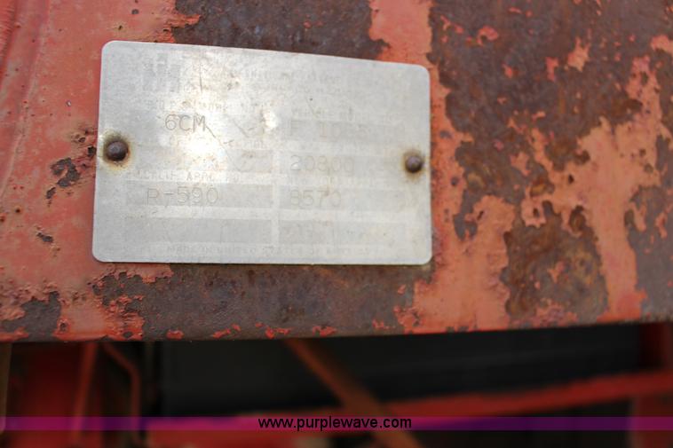 image for item F7985 1975 International 1066 tractor