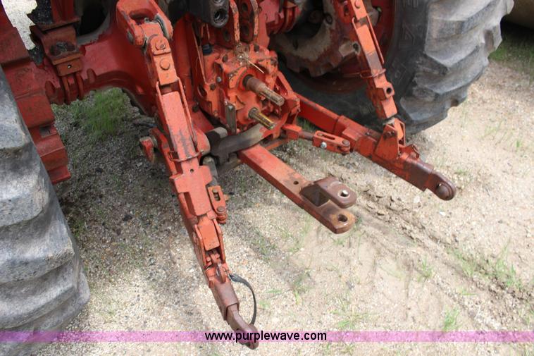 image for item F7985 1975 International 1066 tractor