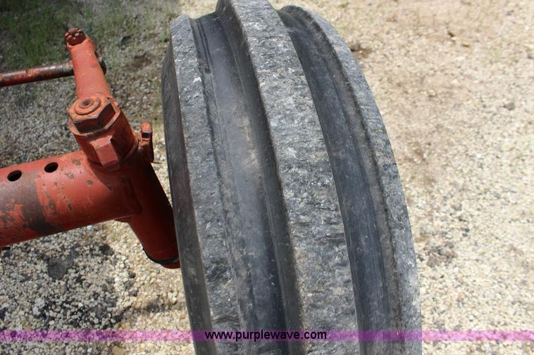 image for item F7985 1975 International 1066 tractor