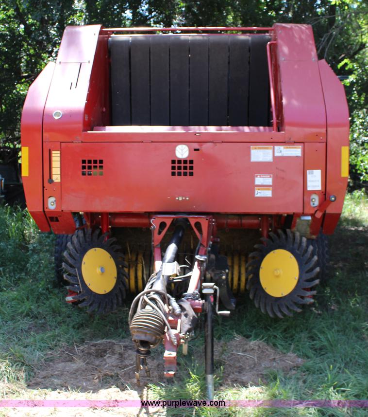 image for item F7990 2004 New Holland BR780 round baler