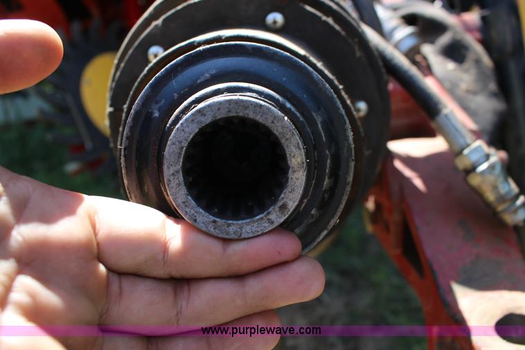 image for item F7990 2004 New Holland BR780 round baler