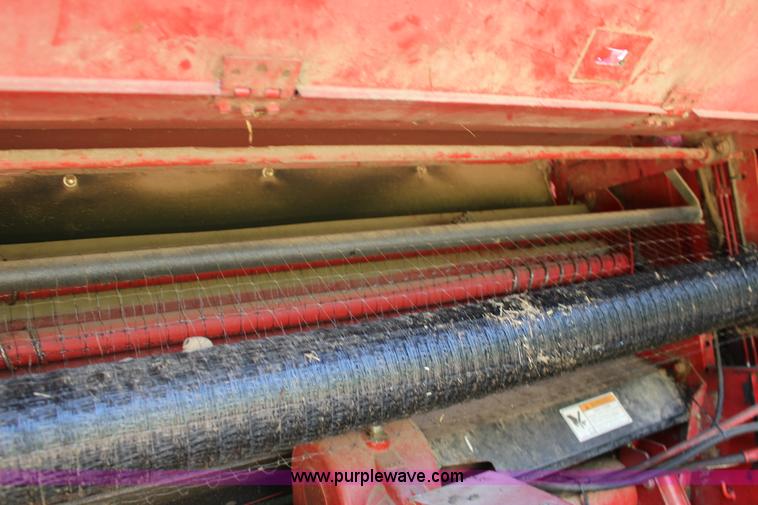 image for item F7990 2004 New Holland BR780 round baler