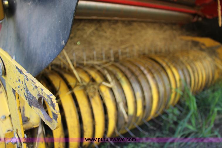 image for item F7990 2004 New Holland BR780 round baler