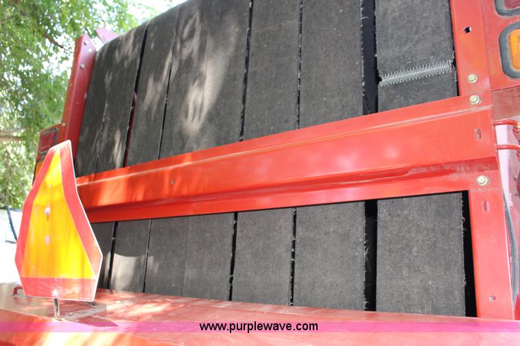 image for item F7990 2004 New Holland BR780 round baler