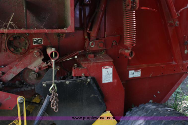 image for item F7990 2004 New Holland BR780 round baler