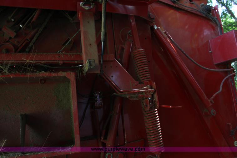 image for item F7990 2004 New Holland BR780 round baler