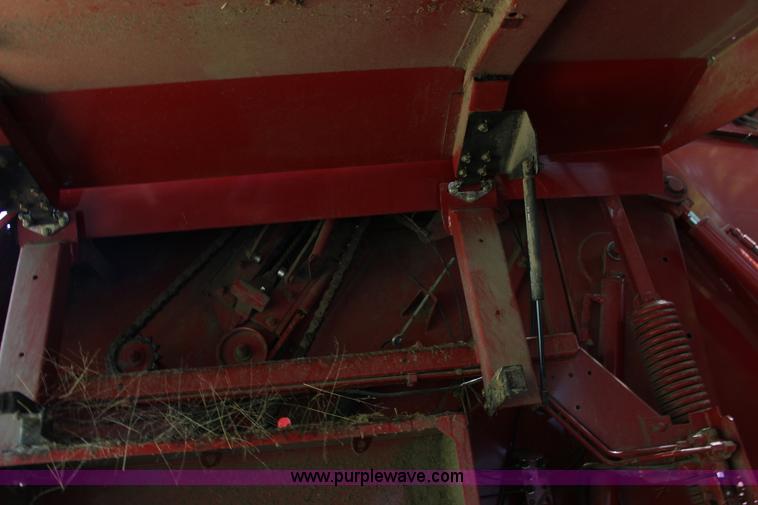 image for item F7990 2004 New Holland BR780 round baler