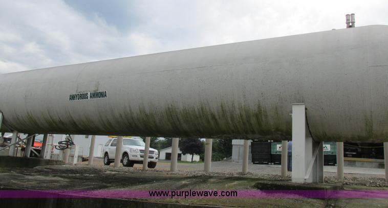 image for item H3265 1962 Delta anhydrous ammonia tank