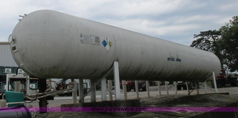 image for item H3265 1962 Delta anhydrous ammonia tank