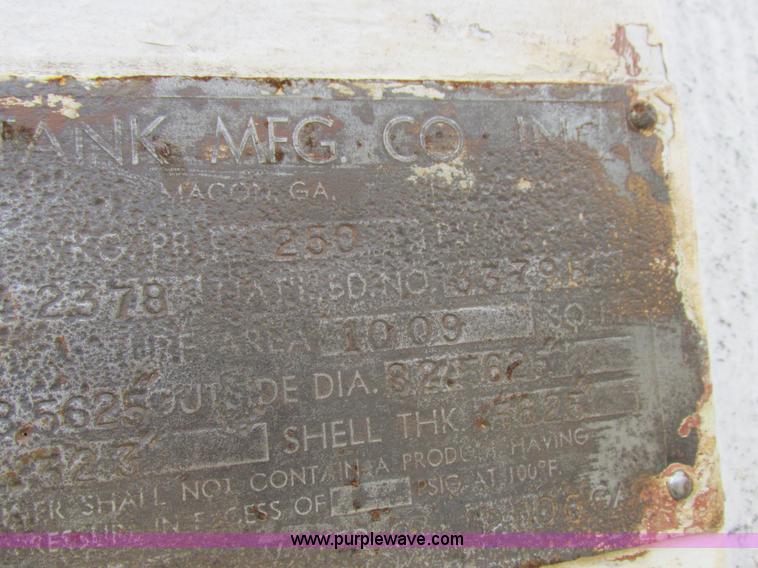 image for item H3265 1962 Delta anhydrous ammonia tank