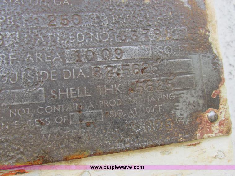 image for item H3265 1962 Delta anhydrous ammonia tank