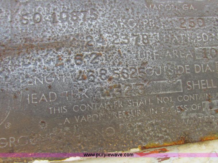 image for item H3265 1962 Delta anhydrous ammonia tank