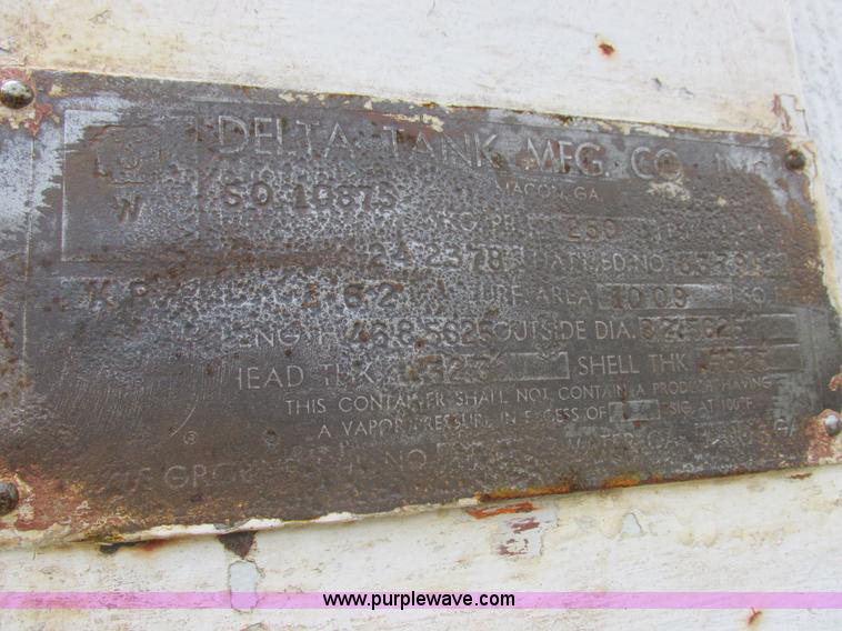 image for item H3265 1962 Delta anhydrous ammonia tank